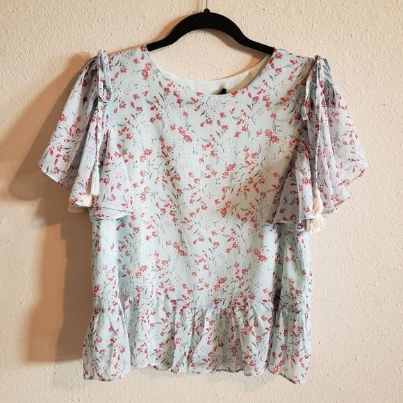 Sugarlips Tops - XS Floral Print Tassles accent blouse